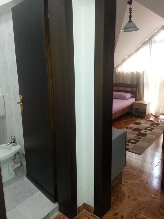 Hotel Ambasador Bahçallëk Cameră foto
