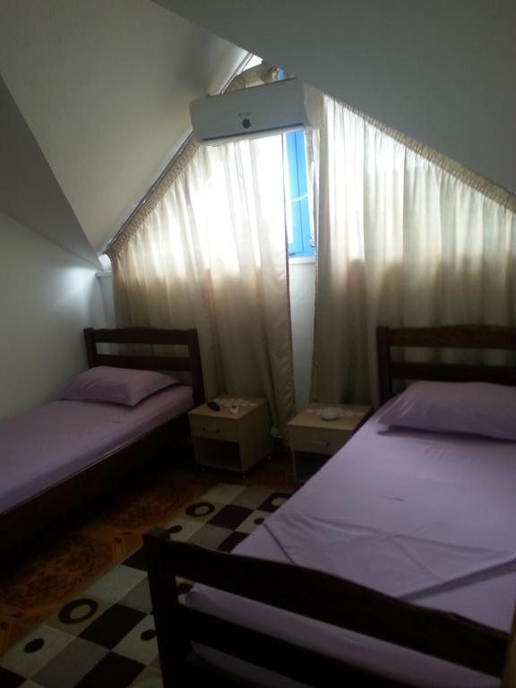 Hotel Ambasador Bahçallëk Cameră foto